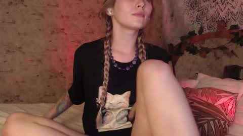 Snapshot of redmoonhead chatting on September 2025 03:02:01 PM Ana online show from September 2025 03:02:01 PM