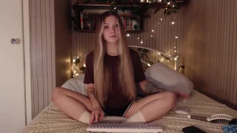 Ana online show from December 2025 10:21:02 AM