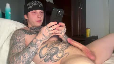 Snapshot of redrumbackwards chatting on April 2026 09:14:01 AM redrum online show from April 2026 09:14:01 AM