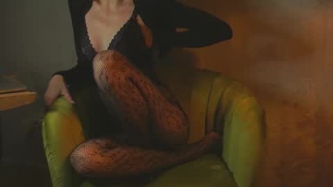 Red online show from October 2025 07:01:02 PM