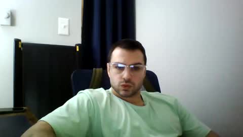 Snapshot of redstar461163 chatting on December 2024 02:06:02 PM redstar461163 online show from December 2024 02:06:02 PM