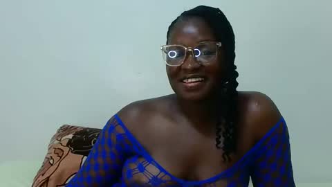 Snapshot of reem_wonder chatting on January 2025 07:40:01 PM Reem online show from January 2025 07:40:01 PM