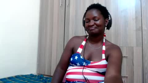 Snapshot of reem_wonder chatting on February 2025 07:04:02 AM Reem online show from February 2025 07:04:02 AM