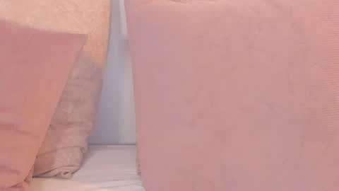 Regina  online show from October 2025 05:46:01 AM