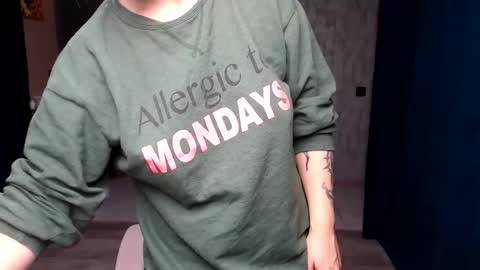 Regina online show from September 2025 02:49:01 AM