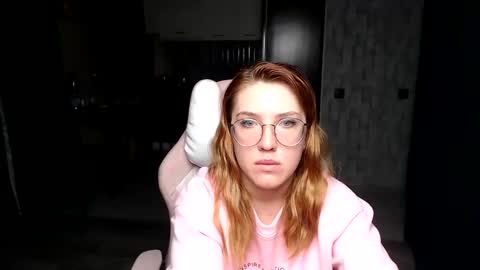 Regina online show from November 2025 01:37:01 AM