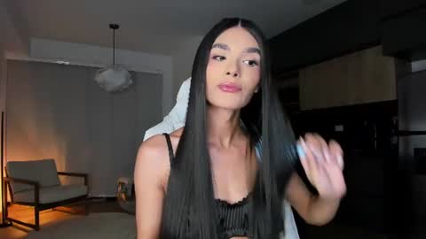 Snapshot of reichel_gray chatting on July 2026 02:36:02 AM REICHEL online show from July 2026 02:36:02 AM