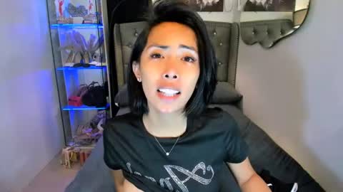 Snapshot of reighnempress chatting on June 2026 02:05:01 AM reighnempress online show from June 2026 02:05:01 AM