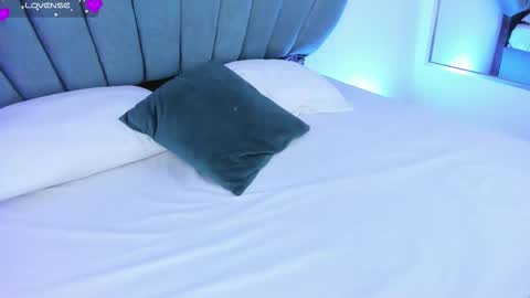 Reika  online show from October 2025 04:41:01 PM