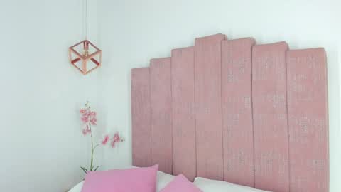 Reika  online show from April 2026 04:06:02 AM