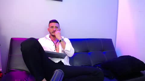   REIKO  online show from January 2025 01:42:01 AM