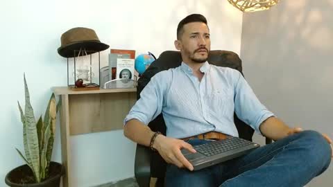   REIKO  online show from January 2025 07:37:01 PM