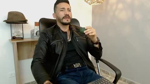   REIKO  online show from February 2025 08:01:01 PM