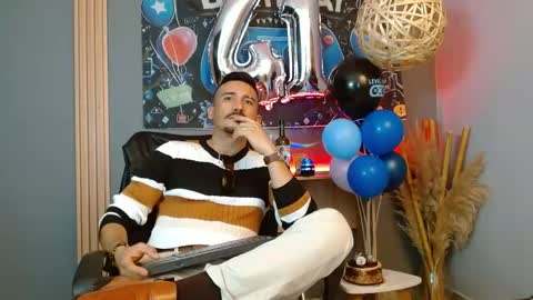   REIKO  online show from April 2026 07:58:01 PM