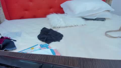 Snapshot of reina_loren chatting on December 2024 06:16:01 PM reina_loren online show from December 2024 06:16:01 PM