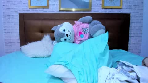 Snapshot of reina_loren chatting on January 2025 12:48:01 AM reina_loren online show from January 2025 12:48:01 AM