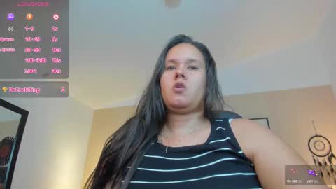 Snapshot of reina_loren chatting on September 2025 10:56:02 PM reina_loren online show from September 2025 10:56:02 PM