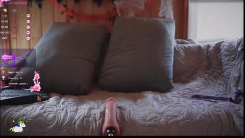 Reinacatchile online show from October 2025 07:03:01 PM