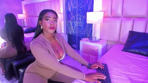 Miah online show from November 2025 12:08:02 PM