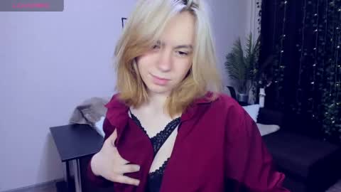 RemiPeach online show from May 2026 05:52:01 PM