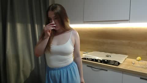 Renae Tom online show from June 2026 07:16:02 PM