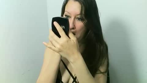 renata cheriee online show from April 2026 10:33:01 AM