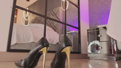 Snapshot of renata_cruz_ chatting on October 2025 04:06:02 PM Renata 3 online show from October 2025 04:06:02 PM