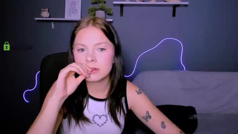 Snapshot of renata_sweety chatting on September 2025 01:24:02 PM renata_sweety online show from September 2025 01:24:02 PM