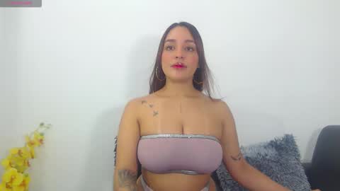 renatabrownn28 online show from April 2026 06:08:01 AM