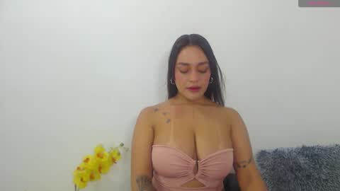 Snapshot of renatabrownn28 chatting on June 2026 03:39:02 AM renatabrownn28 online show from June 2026 03:39:02 AM