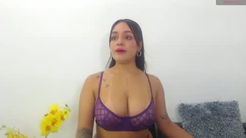 Snapshot of renatabrownn28 chatting on June 2026 03:04:01 AM renatabrownn28 online show from June 2026 03:04:01 AM