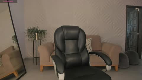 Renata Reyes online show from March 2026 05:35:01 PM