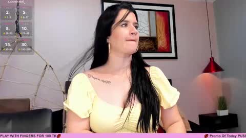 Snapshot of renataruiz_rr chatting on February 2025 06:20:02 PM online show from February 2025 06:20:02 PM