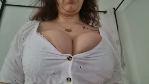 Renatta online show from February 2025 11:41:02 AM