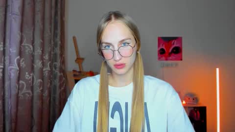 Snapshot of renewalri chatting on October 2025 04:29:01 PM Rina online show from October 2025 04:29:01 PM