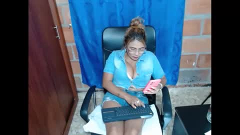 Rennata online show from February 2025 12:43:01 AM