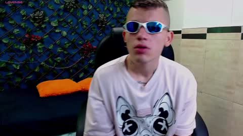 R E N E  online show from January 2025 04:16:02 AM