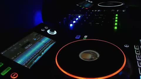 Snapshot of reticuli chatting on October 2025 05:04:02 AM GearPorn online show from October 2025 05:04:02 AM