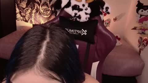 Snapshot of revenmiller_ chatting on October 2025 01:31:02 PM Reven online show from October 2025 01:31:02 PM