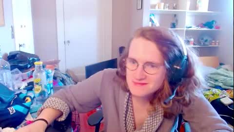 rewpert_ts online show from October 2025 06:53:02 PM