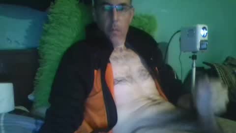 reyes_albert2006 online show from December 2025 06:18:01 AM