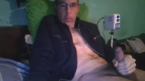 reyes_albert2006 online show from December 2025 06:43:01 AM