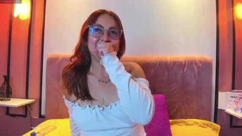 rhosyn_reyes online show from December 2024 12:40:02 AM