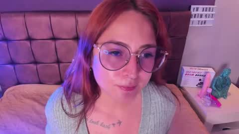 rhosyn_reyes online show from December 2024 07:35:01 PM