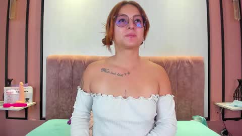 rhosyn_reyes online show from December 2024 07:32:02 PM