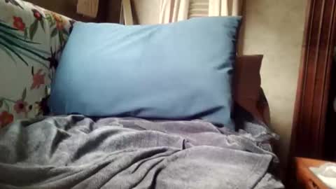 Snapshot of ri_tugger33 chatting on May 2026 07:22:02 PM ri_tugger33 online show from May 2026 07:22:02 PM
