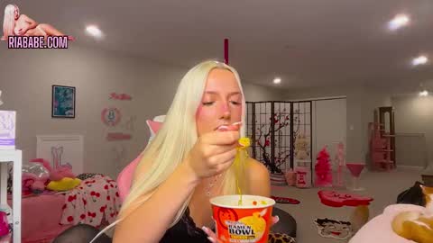 ria  online show from November 2025 03:52:01 AM