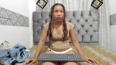 riaha_18_ online show from December 2024 01:27:02 PM