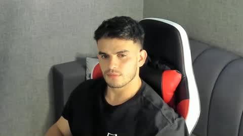 ricardogonzalez666 online show from December 2024 03:15:01 AM