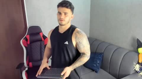 ricardogonzalez666 online show from December 2024 12:30:02 AM